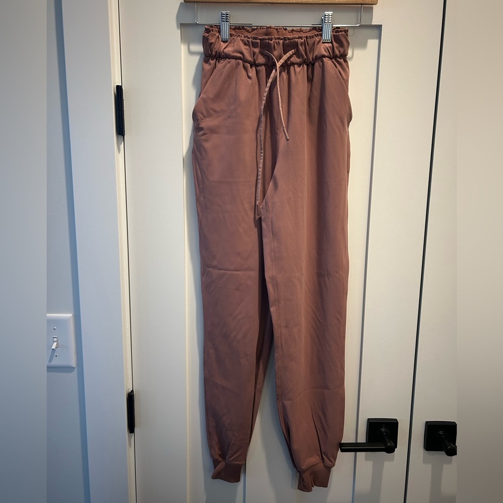 Lululemon Athletica Mauve Joggers